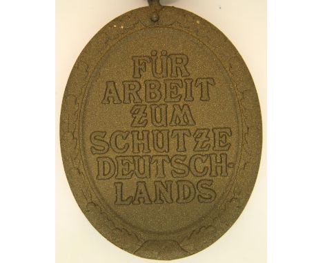 Third Reich West Wall medal. P&amp;P Group 1 (£14+VAT for the first lot and £1+VAT for subsequent lots) 