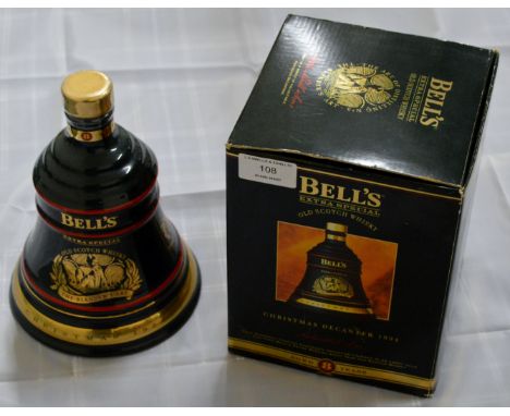BELL'S WADE WHISKY DECANTER - CHRISTMAS 1994 - SEALED & IN ORIGINAL BOX - 40%, 70CL     