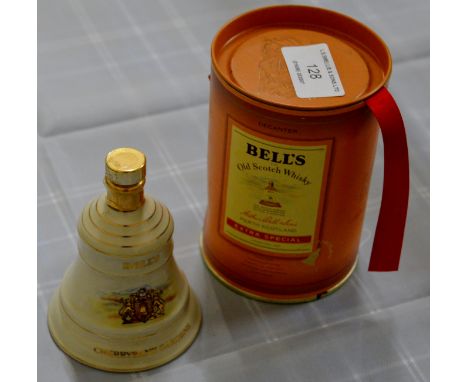 MINIATURE BELL'S WADE WHISKY DECANTER IN ORIGINAL TUBE, CHERRYBANK GARDENS - 5CL, 43%     