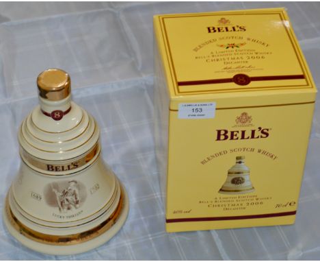 BELL'S BLENDED SCOTCH WHISKY DECANTER - CHRISTMAS 2006, WITH ORIGINAL BOX -70CL, 40%     