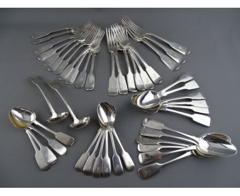 FORTY FOUR PIECES OF MIXED FIDDLE PATTERN SILVER TABLE FLATWARE to include two sauce ladles, eleven 17 cms forks, three 19.5 