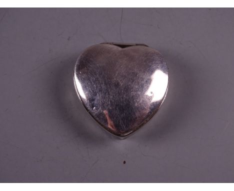 A PLAIN SILVER HEART SHAPED SNUFF BOX, Birmingham 1913, maker 'W H S'