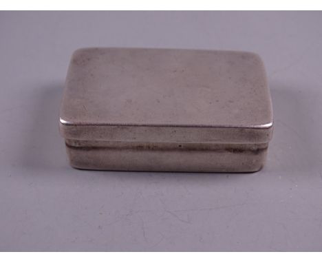 A SMALL PLAIN SILVER OBLONG SNUFF BOX, 1 troy oz, Chester 1907