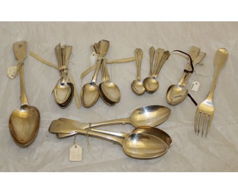 A box of assorted silver teaspoons, dessert spoons, table fork etc to include a set of six silver teaspoons (by Deacon & Fran