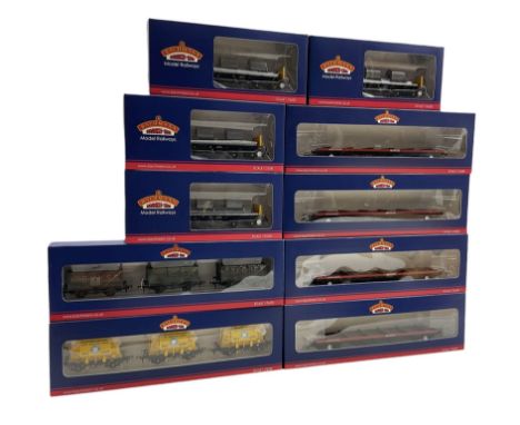 Bachmann '00' gauge: four 3-159 BDA Bogie Bolster Wagon Railfreight with Steel Beans, four 38-351A BAA Steel Carrier Wagon Ra
