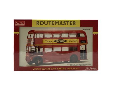 Sun Star Routemaster limited edition 1:24 scale bus 2902: RM254-VLT 254: The Standard Routemaster with quarter-drop front win