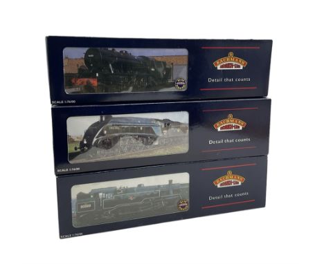 Three Bachmann '00' gauge locomotives, 32-351 4M Tank 80097, 31-957 A4 'Seagull' 60033 and 32-252 WD 2-8-0 Austerity 90445 (3