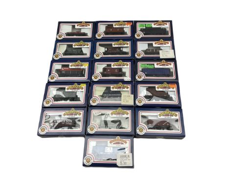 Bachmann '00' gauge rolling stock including 33-800 16 Ton Brake Van, 33-201 12 Ton Fruit Van, 33-651 Cattle Wagon etc (16)