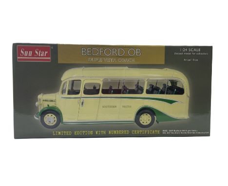 Sun Star Bedford OB limited edition 1:24 scale Duple Vista Coach 5002: 1947 Bedford OB Duple Vista - EDL Southern Vectis Omni