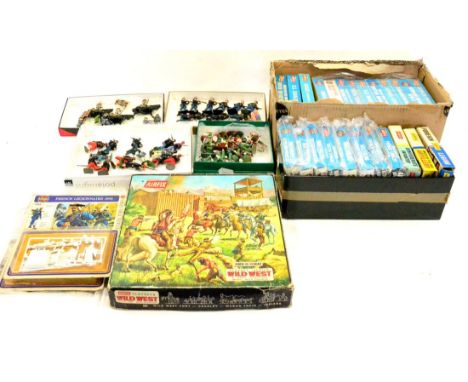 JoHillCo Civil War Figures including 12 Union and 8 Confederate, a cast aluminium band and a few Britains figures (all repain
