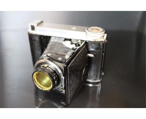 A Voightlander Bessa 46 Compur folding camera No.A100869
