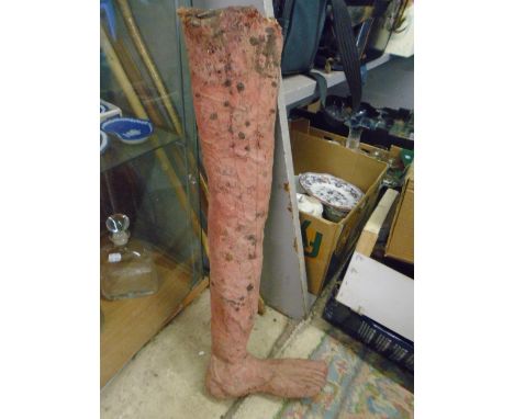 QUANTITY OF PROPS INCLUDING A SEVERED LEG, FAKE BACKGROUND ITEMS AND STUNT SCENERY 