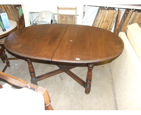 ERCOL EXTENDING TABLE WITH ONE LEAF