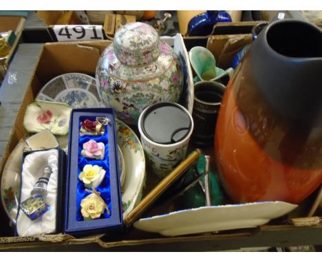 BOX OF MIXED CHINA TO INCLUDE HOLKHAM RNLI MUG, ORIENTAL GINGER JAR AND STARBUCKS CERAMIC FLASK