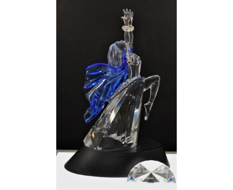 SWAROVSKI CRYSTAL ANNUAL EDITION 2002 ISADORA (7400/200200), FIRST PIECE IN THE MAGIC OF THE DANCE TRILOGY WITH DISPLAY STAND