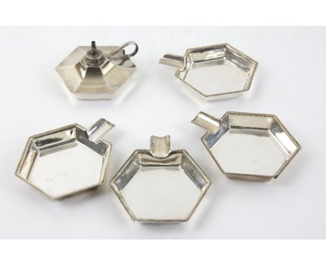 George V silver table lighter with four stacking ash trays, each hexagonal, by Hukin and Heath, London 1935, 9 cm wide, 7.8 o