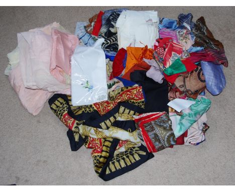 Quantity of ladies scarves**Please note all lots must be collected from Sudbury, Derbyshire on the 30/31/3 OR 1/4, a surcharg