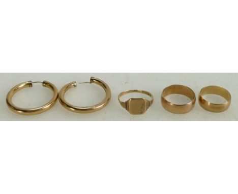 A collection of 9ct gold jewellery: including two wedding bands, earrings and signet ring, 14.5 grams.