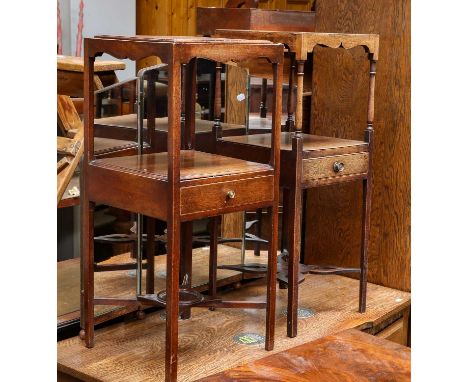 Two George III mahogany washstands, each fitted with a drawer and with shelf stretchers, tallest 82cm