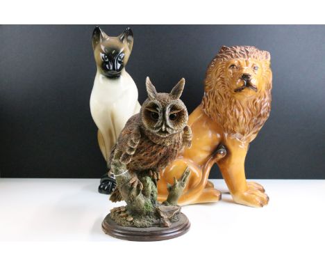 Long Eared owl TG 255 figurine on wooden base together with a large ceramic seated lion, H 35cm and a large Siamese seated ca