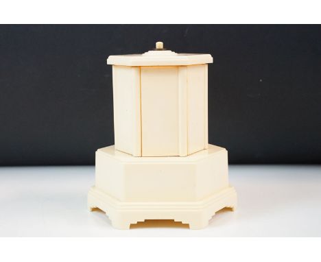 Cream vintage Bakelite roundelay musical carousel by Selcol, H19cm