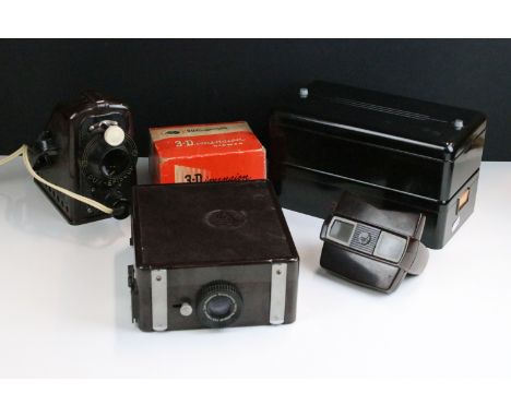 Selection of Bakelite items to include a Fafix slide projector, two View masters and Dux Episcop projector lamp, etc
