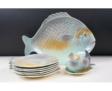 Shorter and Son, Stoke on Trent collection of six fish plates and serving platter together with a sauce boat and plate modell