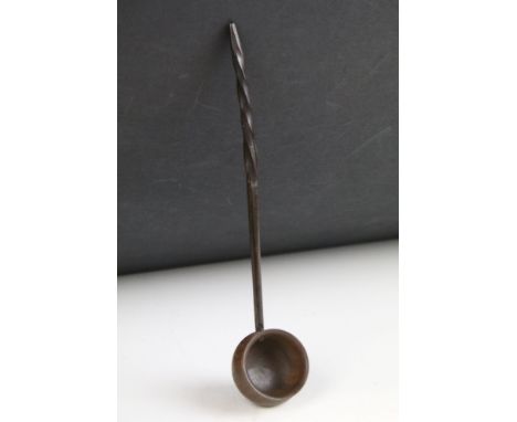 Georgian toddy ladle with fruitwood bowl and whale bone twisted handle, 19cm long