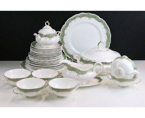 Royal Doulton 'Fontaine Bleau' green and gold dinner service set to include three lidded tureens, sauce boat and plate, lidde