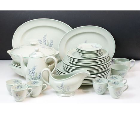 Spode Flemish Green 'Jacinth' dinner service to include two oval serving platters, sauce boat, two lidded tureens, sugar bowl