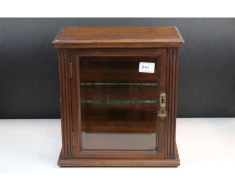 Small mahogany and bevelled glass display showcase with glass centre shelf, H 35cm, W 33cm, D 19cm