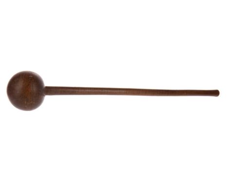 ZULU KNOBKERRIE, 19TH/EARLY 20TH CENTURY of typical form63cm longSeveral vertical fine crack/split to head; otherwise only ex