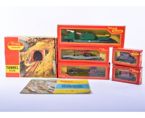 Tri-ang / Hornby OO gauge railway collection, including R.253 "Brittania" Locomotive, R.343 Rocket Launcher, other rolling st