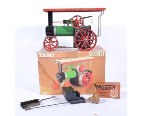 Mamod Steam Showmans Engine, boxed.