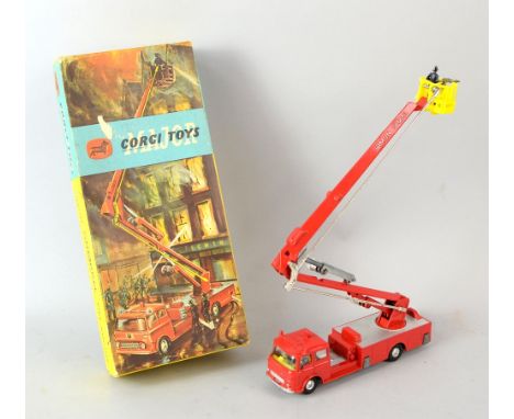 Corgi  Simon Snorkel Fire Engine  no 1127 boxed