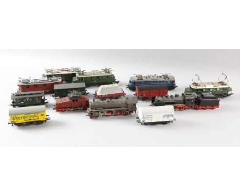 Fleischmann collection of unboxed loco's and carriages 