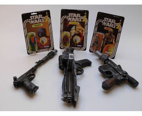 Three Kenner Star Wars figures, all with reproduction cards, together with three replica guns&nbsp;