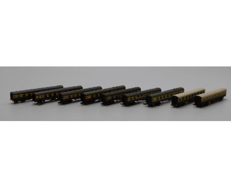 Nine Graham Farish, Hornby Minitrix and Lima N gauge GWR coaches
