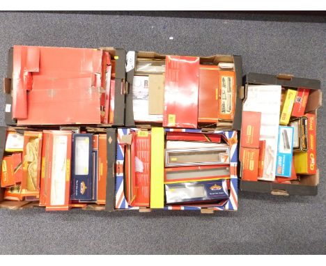 A large collection of Bachmann, Hornby, Mainline, Tri-ang and similar 00 gauge train, coach and wagon boxes