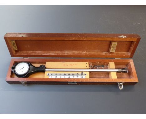 Mercer model 7822/705/62 bore gauge / micrometer, in fitted wooden box.