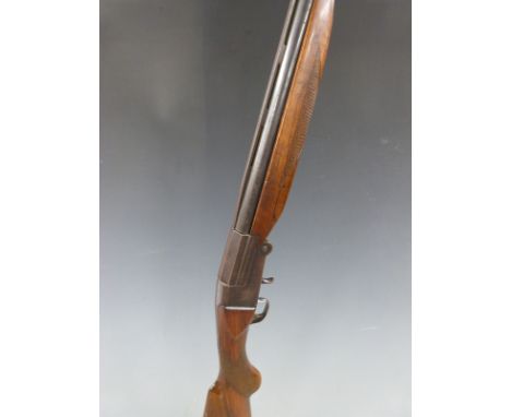 G Gamba-Gardone 12 bore single barrelled folding shotgun with chequered semi-pistol grip and forend, vented top rib and 28.75