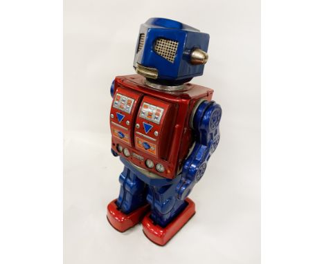1960S JAPANESE ROBOT 30CMS (H) APPROX 