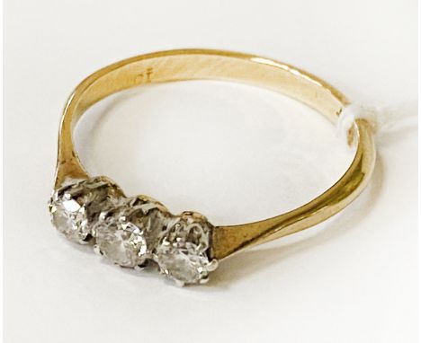 18CT GOLD 3 STONE DIAMPOND RING IN PLATINUM MOUNT