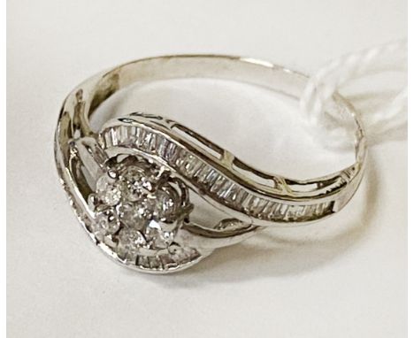 18CT WHITE GOLD DIAMOND RING SIZE K