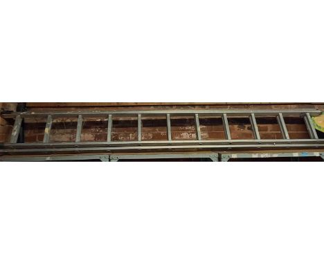 ALUMINIUM EXTENDING LADDER, 2 PART 11 RUNG
