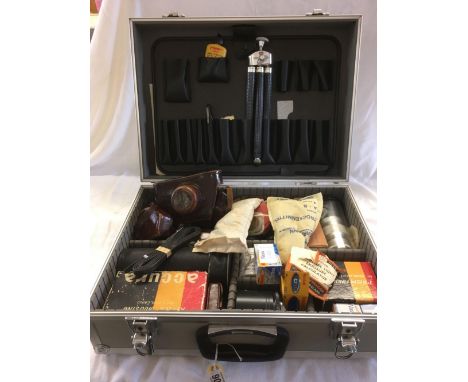 LEICA 3G CAMERA WITH SUMMICRON F5 CM LENSE, EXTRA VIEW FINDERS, LEICA 13.5F4.5 HEKTOR &amp; KOMURA 200MM LENSE, LIGHT METERS 