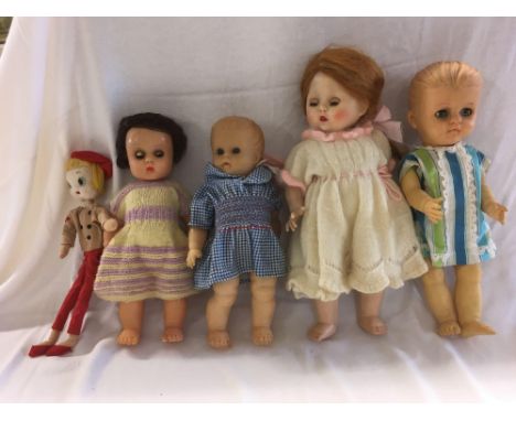CARTON VINTAGE DOLLS 