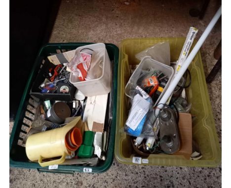 2 CARTONS OF MISC ELECTRICAL FITTINGS, SCREWS, LAMP SOCKETS, MINI VAN ESTATE LIGHT &amp; MISC TOOLS