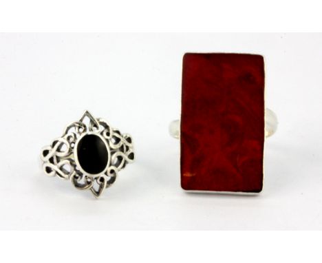 Two 925 silver stone set rings, (K &amp; Q).