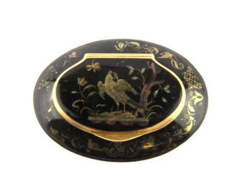 A 19th century French yellow metal inlaid snuff box, W. 7.5cm.